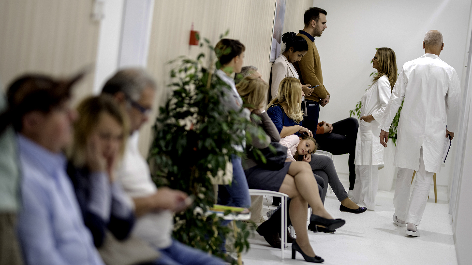 Sala de espera colapsada en un centro sanitario